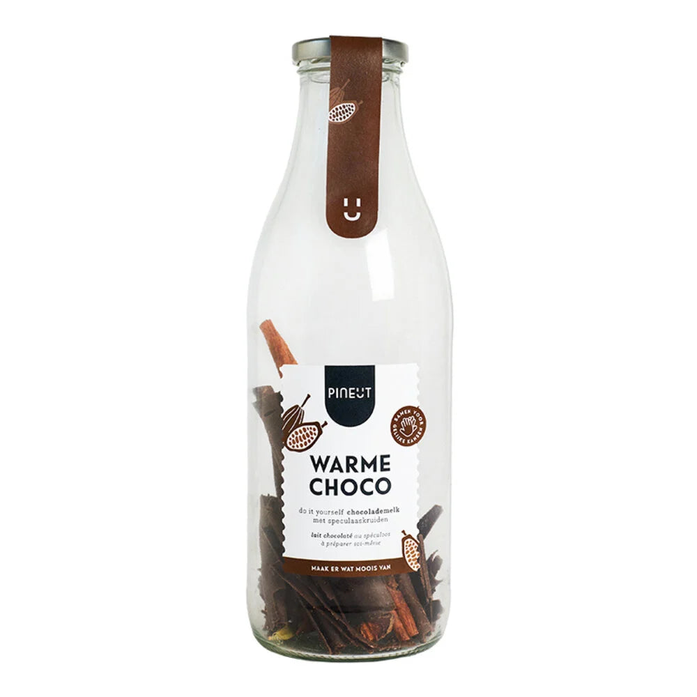 Warme chocolademelk karaf