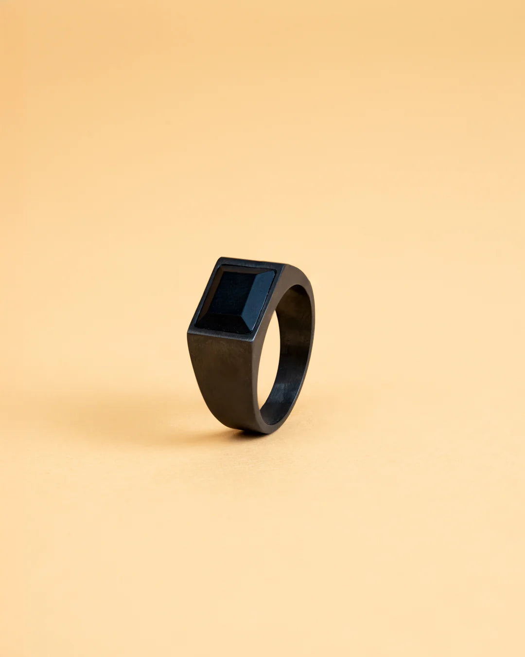 Credo Black Titanium & Agate Ring 