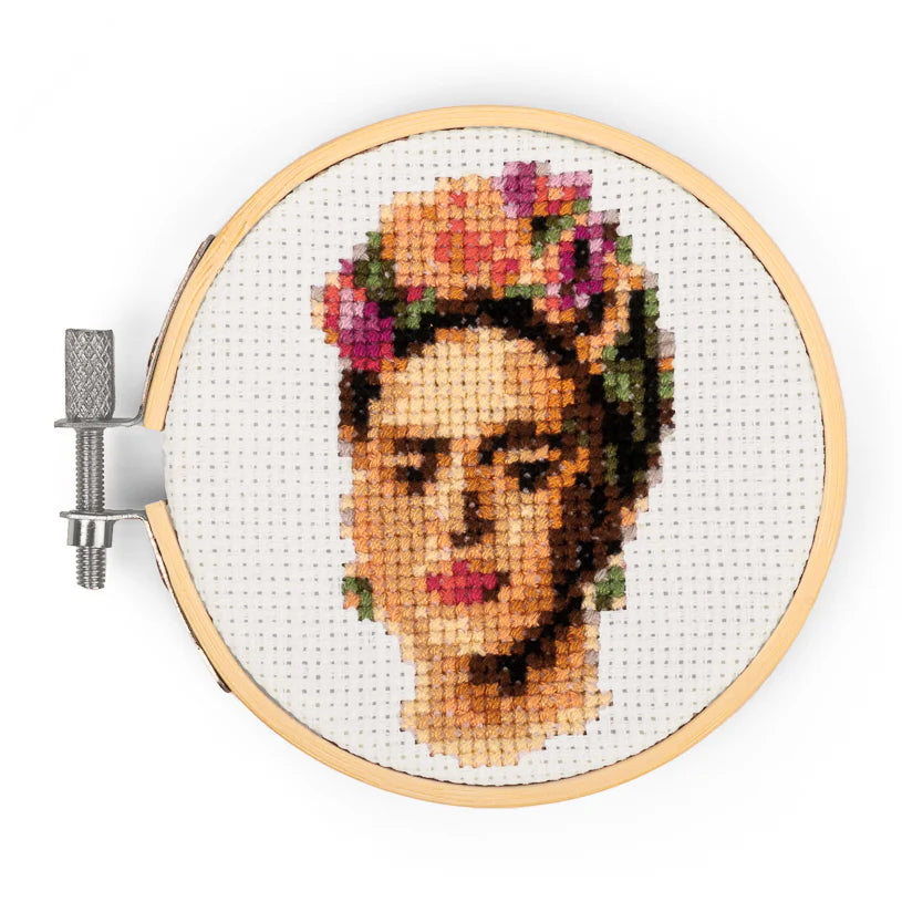 Kit de broderie poinçonnage Frida Khalo