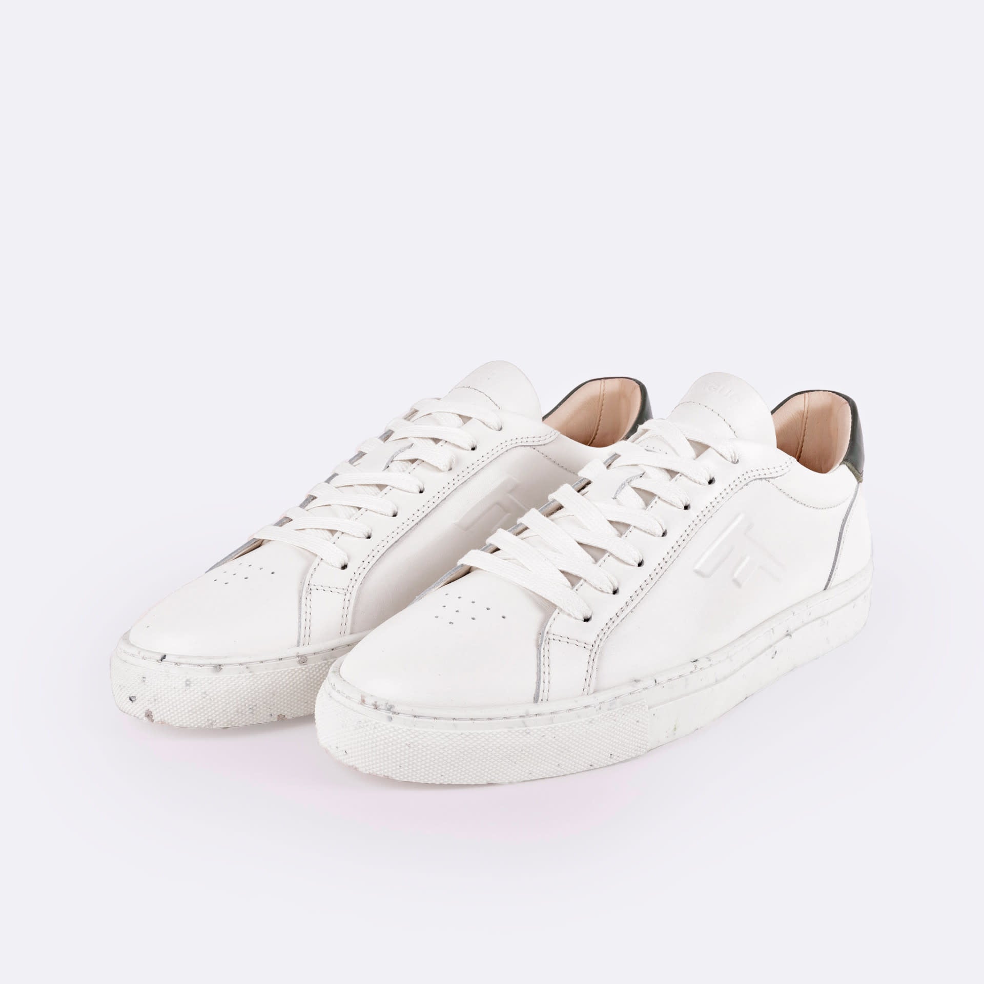 Witte ebbenhouten sneakers leer